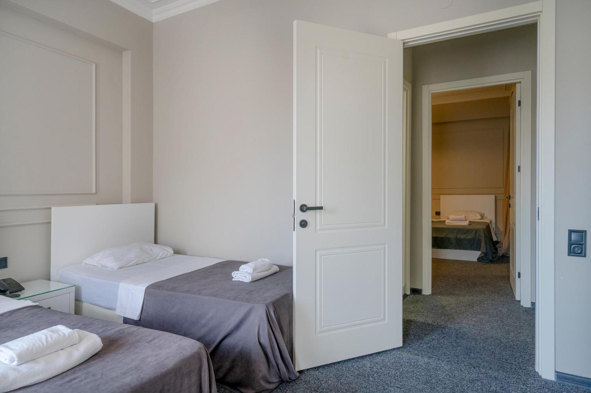 Hotel Piazza Tbilisi Rom bilde