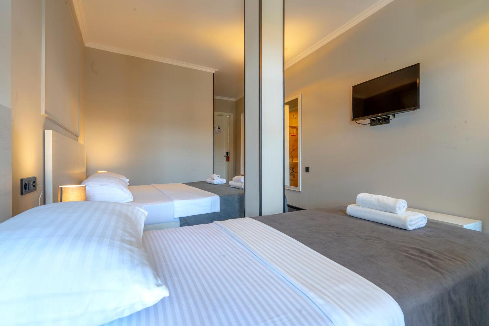 Hotel Piazza Tbilisi Rom bilde