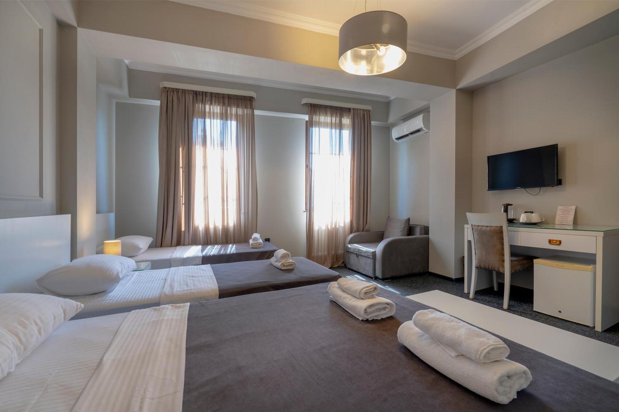 Hotel Piazza Tbilisi Rom bilde