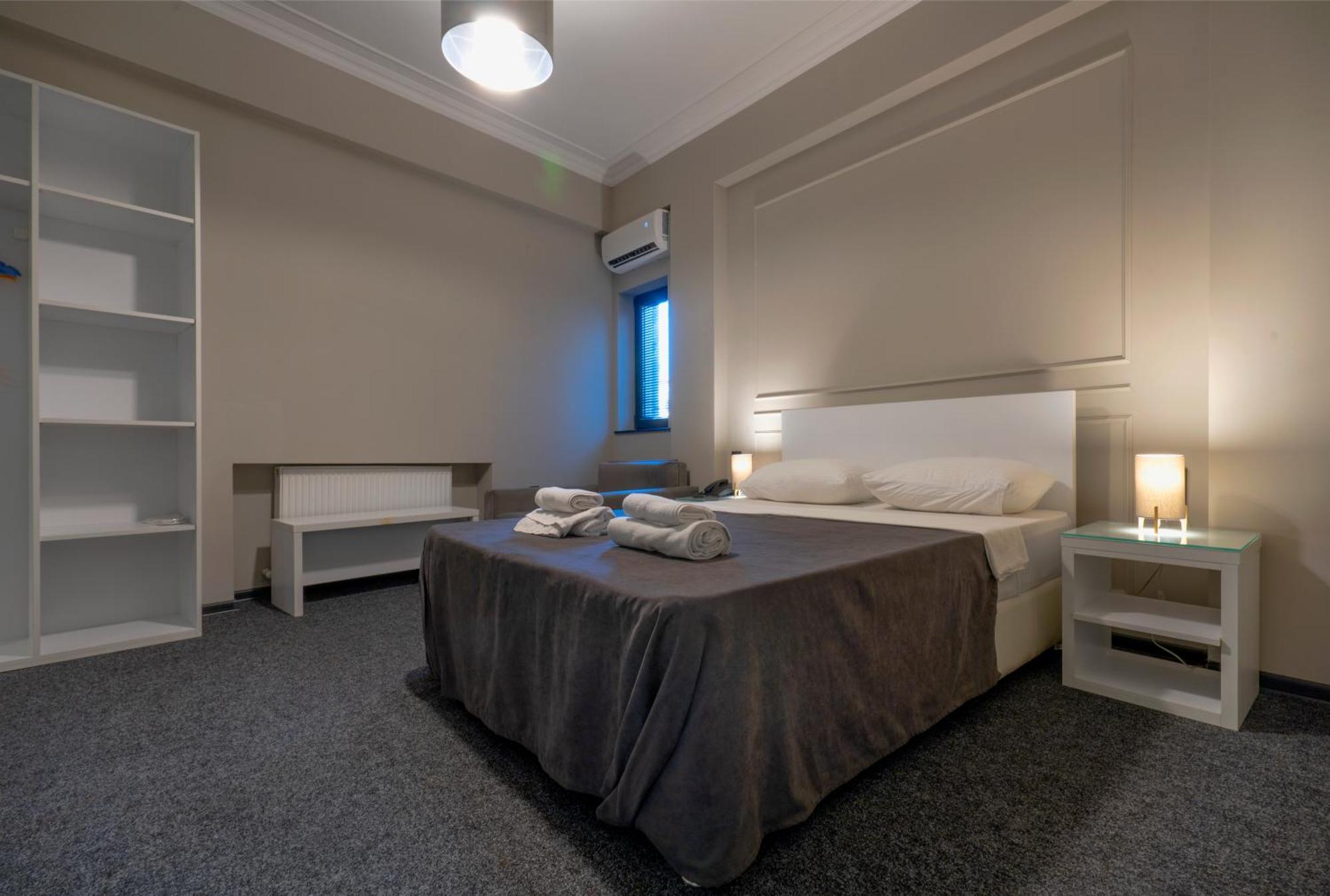 Hotel Piazza Tbilisi Rom bilde